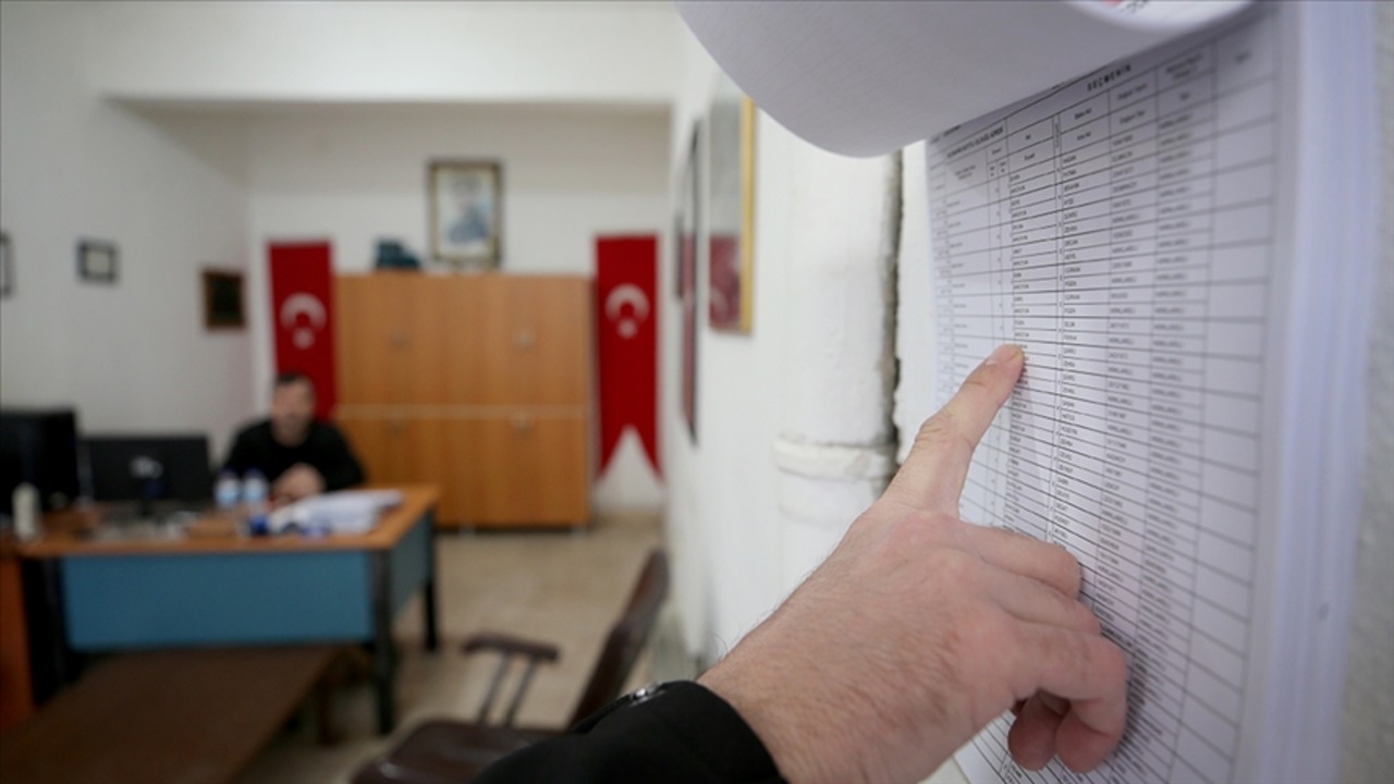 Uşak’ta seçmen listeleri askıya çıktı