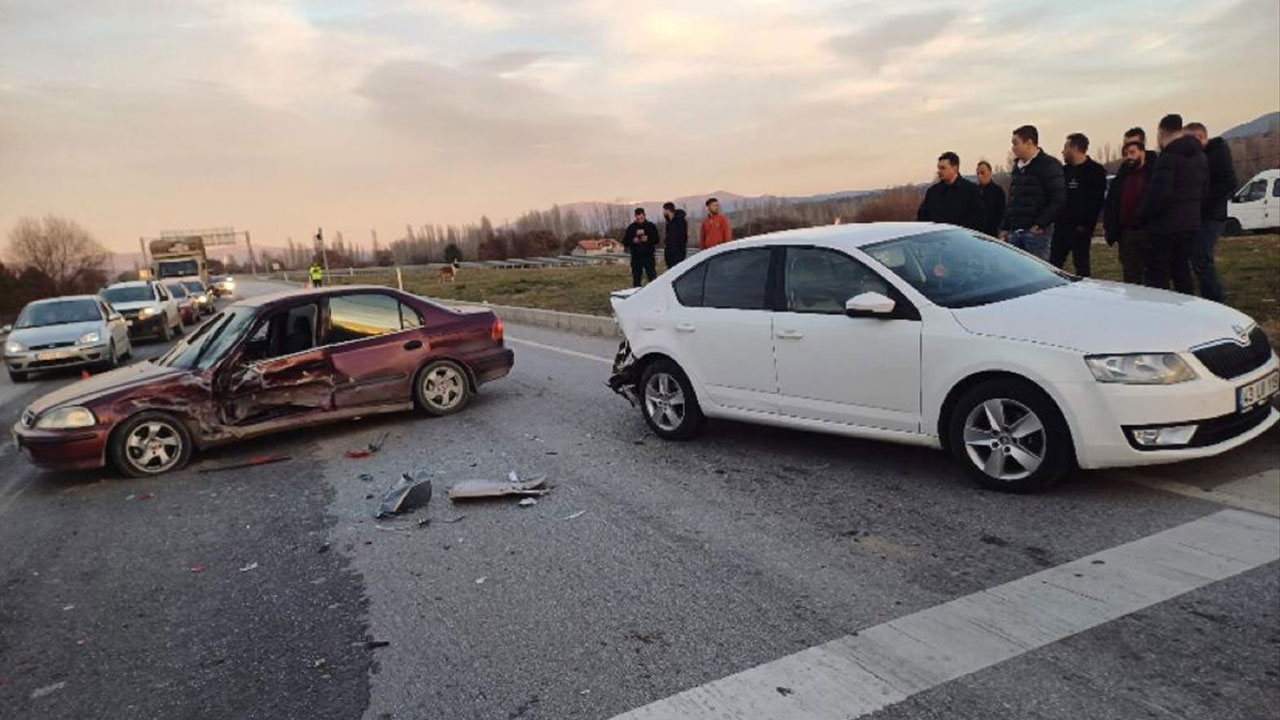 Gediz-Uşak kara yolunda kaza, 1 kişi yaralandı