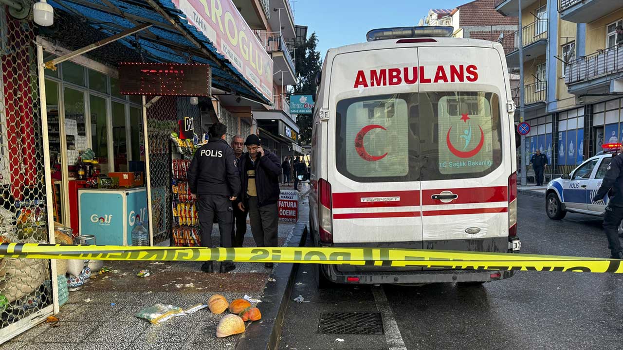 Uşak'ta dükkan sahibi ile kiracı arasında sopalı bıçaklı kavga, 6 kişi yaralandı