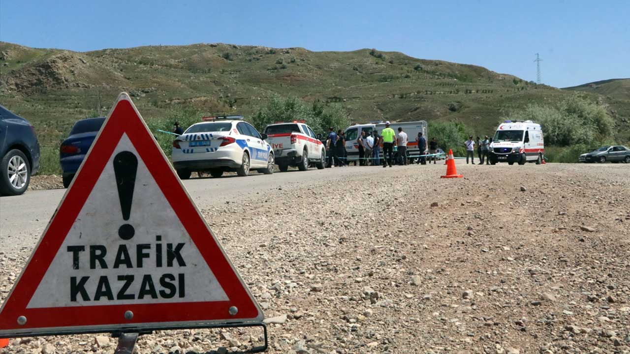 Uşak'ta kamyonetle çarpışan otomobilin 27 yaşındaki sürücüsü Şaban Akçin öldü