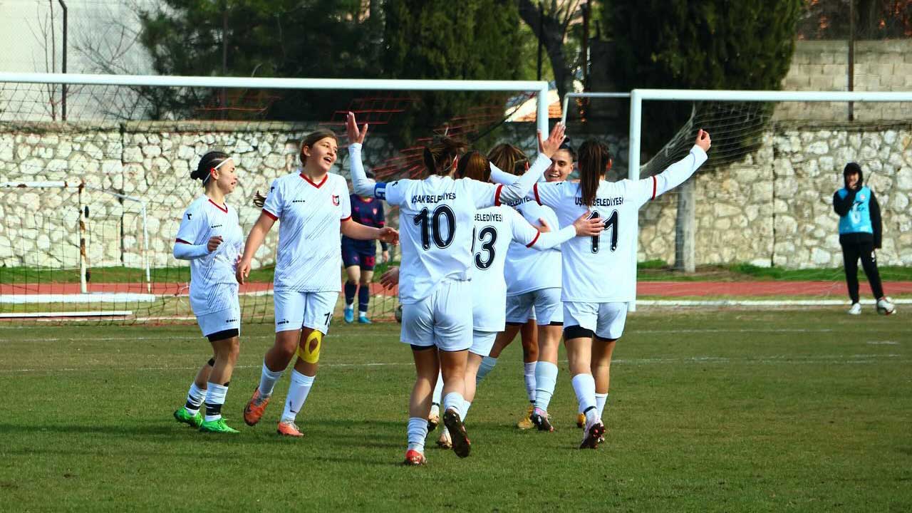 Uşakspor’un düşüşü sürüyor, Uşak 64 Belediye Gençlikspor 1 puanı kaptı