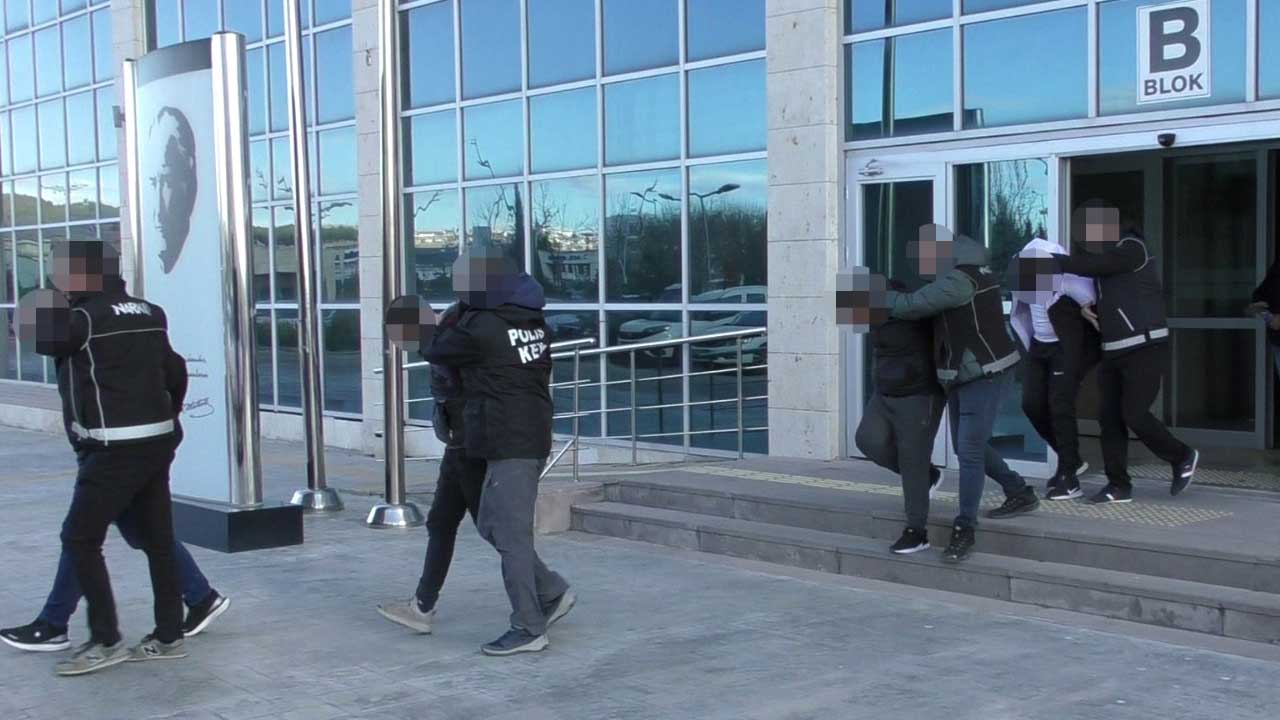Uşak'taki torbacı operasyonunda yakalanan 5 şüpheli tutuklandı