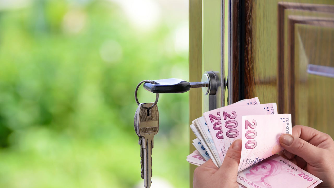 Uşak merkezde 3 katlı bina icradan satışa çıktı