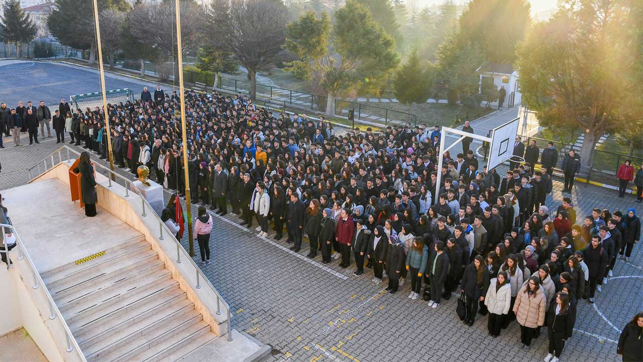 Uşak'ta 60 bin 434 öğrenci ders başı yaptı