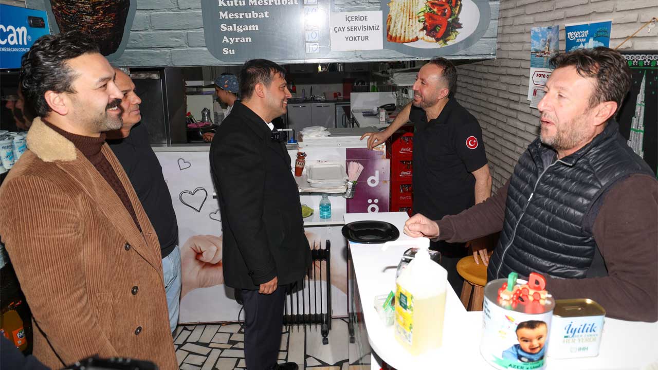 Başkan Çakın Çavuş Çeşme Sokak’taki esnafları ziyaret etti