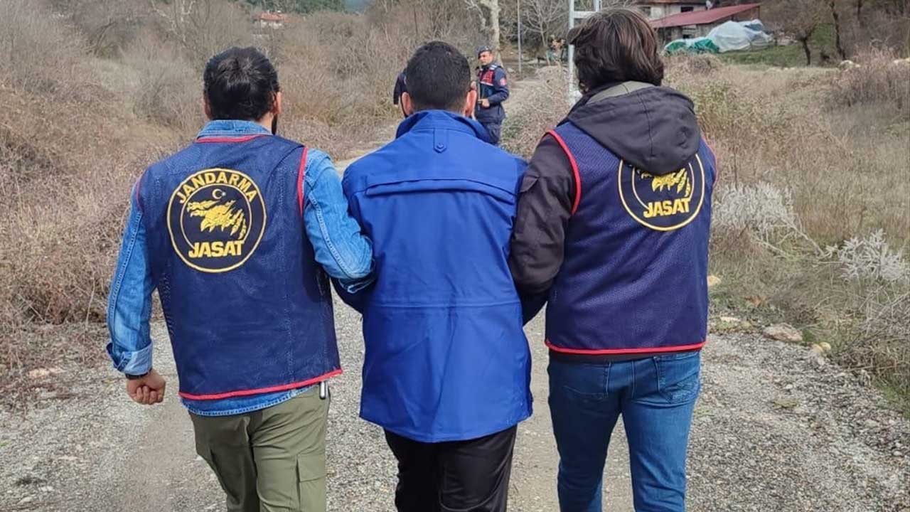 Komşularını öldürüp motosiklet kazası süsü verdiler