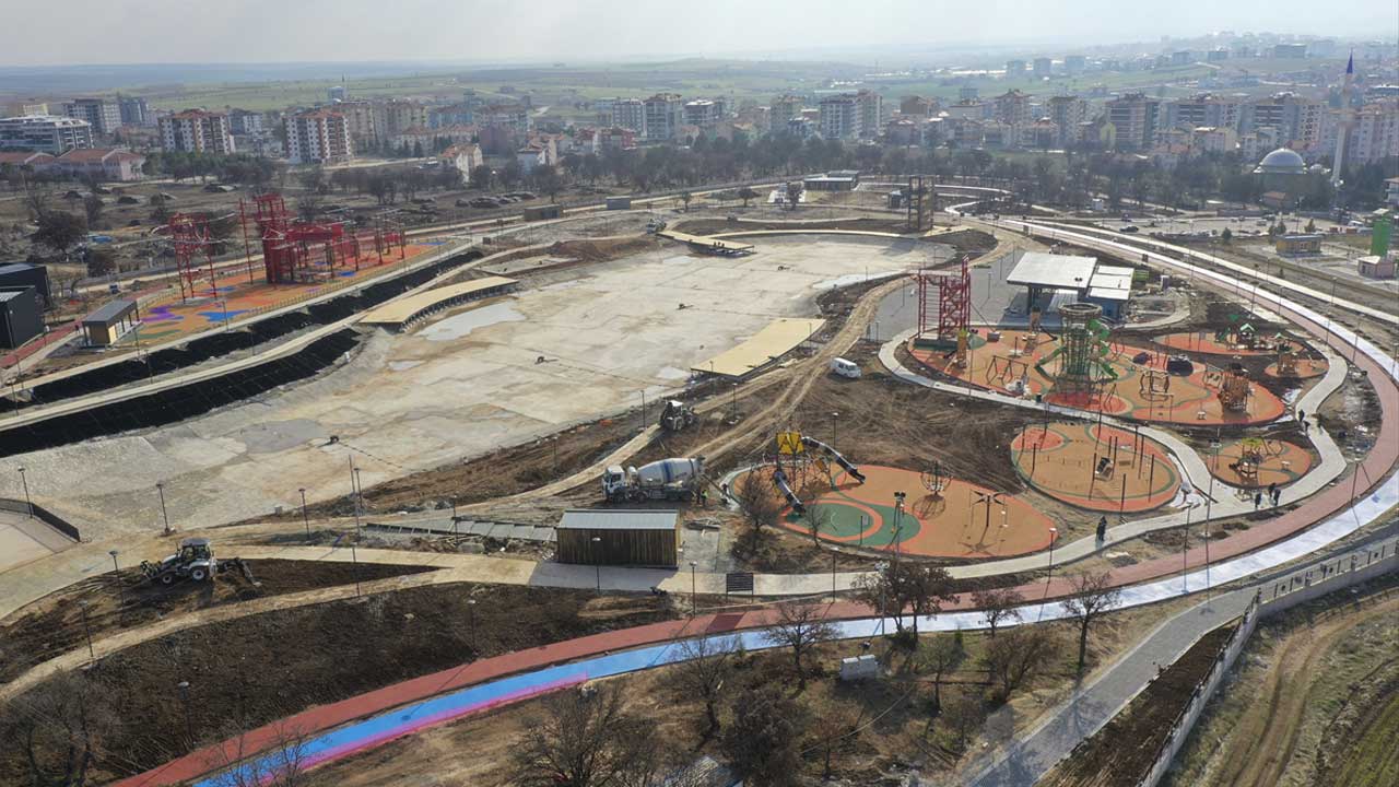 Uşak'ta 123 bin metrekare alana inşa edilen Çocuk Kent projesinde sona gelindi