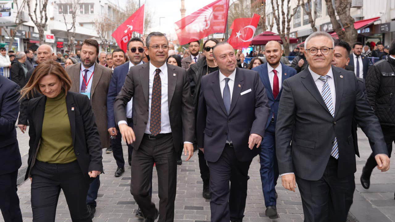 CHP Uşak teşkilatında DEM sessizliği