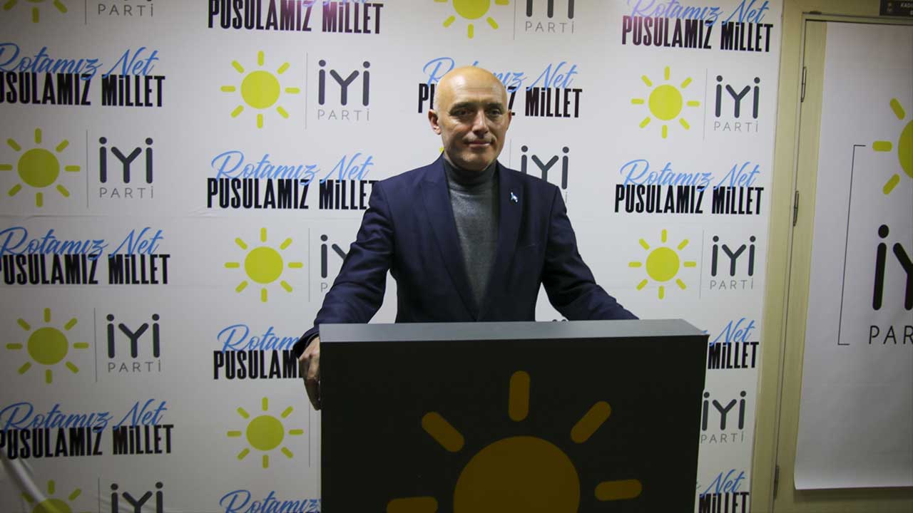İYİ Partili Taşkın’dan Özkan Yalım’a: Uşak'ı kazanırsanız DEM Partisi ile iş birliği yapacak mısınız?