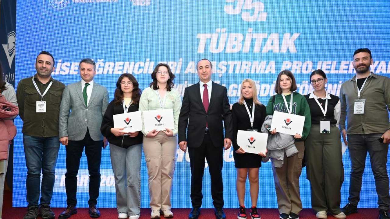 Uşaklı öğrencilerden muhteşem başarı: 1224 projeyi geride bıraktılar