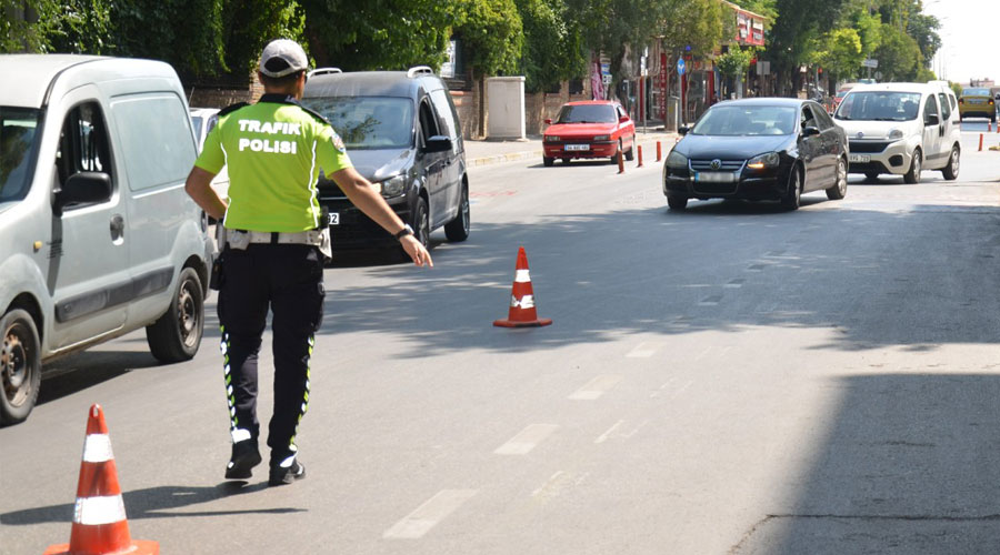 Uşak'ta 870 sürücüye para cezası uygulandı
