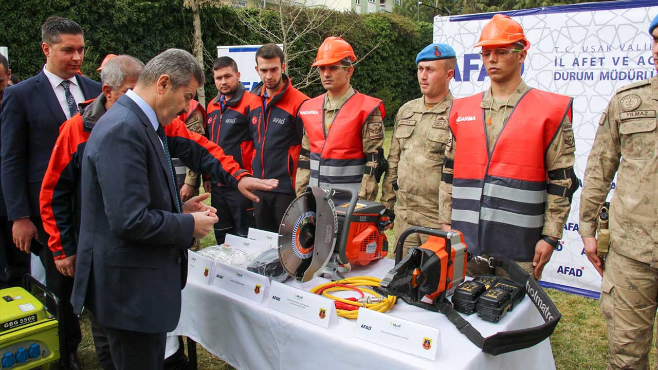 Uşak'ta Jandarma Afet Arama Kurtarma Timi, yeni ekipmanlarla güçlendi