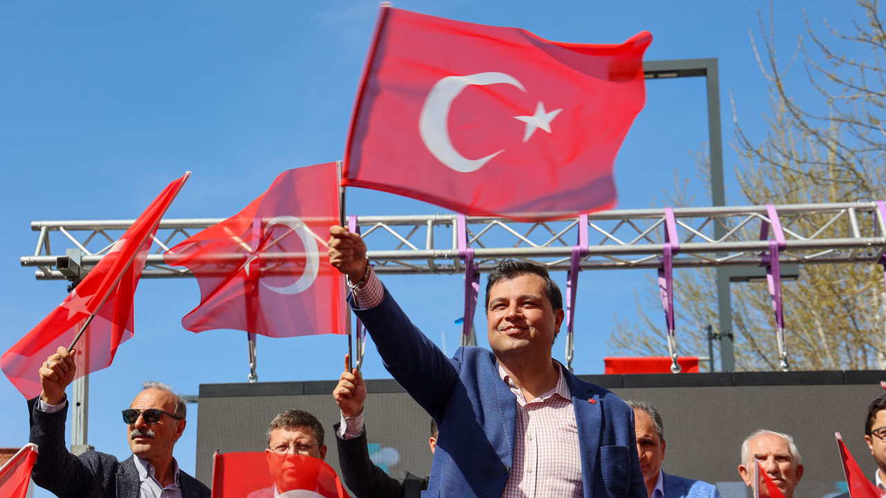 AK Parti Uşak İl Başkanlığı "Kutlu Yürüyüş" etkinliği düzenlendi