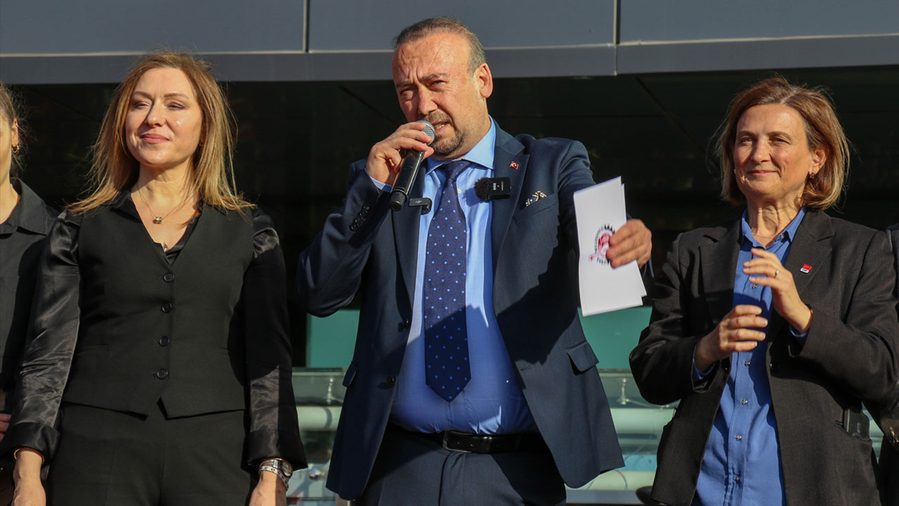 Uşak Belediye Başkanı Özkan Yalım göreve başladı