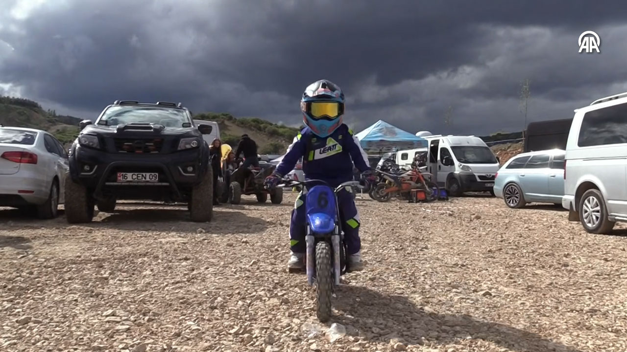 Uşaklı minik motorcu Türkiye Enduro ve ATV Şampiyonası'nın maskotu oldu