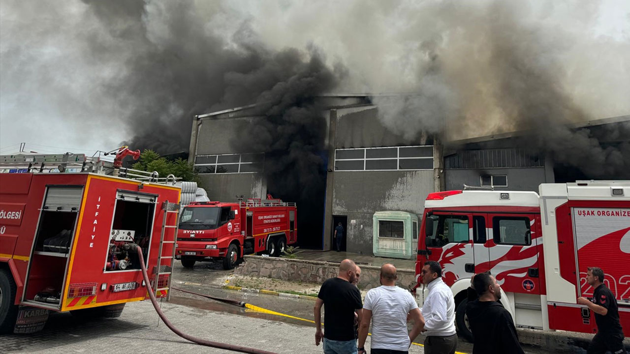 Tekstil fabrikasında başlayan yangın söndürüldü