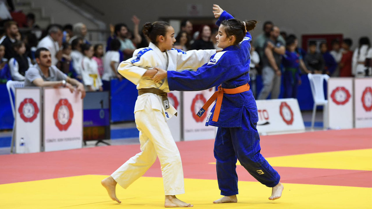 Minikler Türkiye Judo Şampiyonası Uşak'ta başla