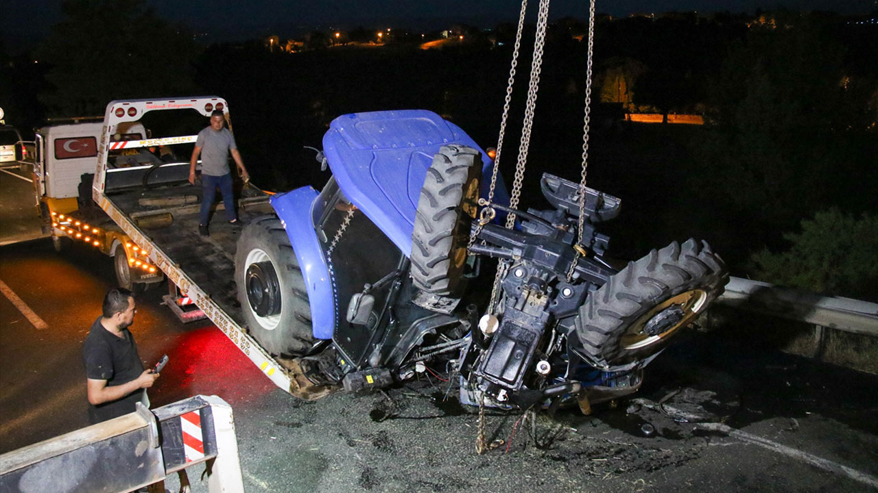 Uşak'taki feci kazada 2'si çocuk 5 kişi yaralandı