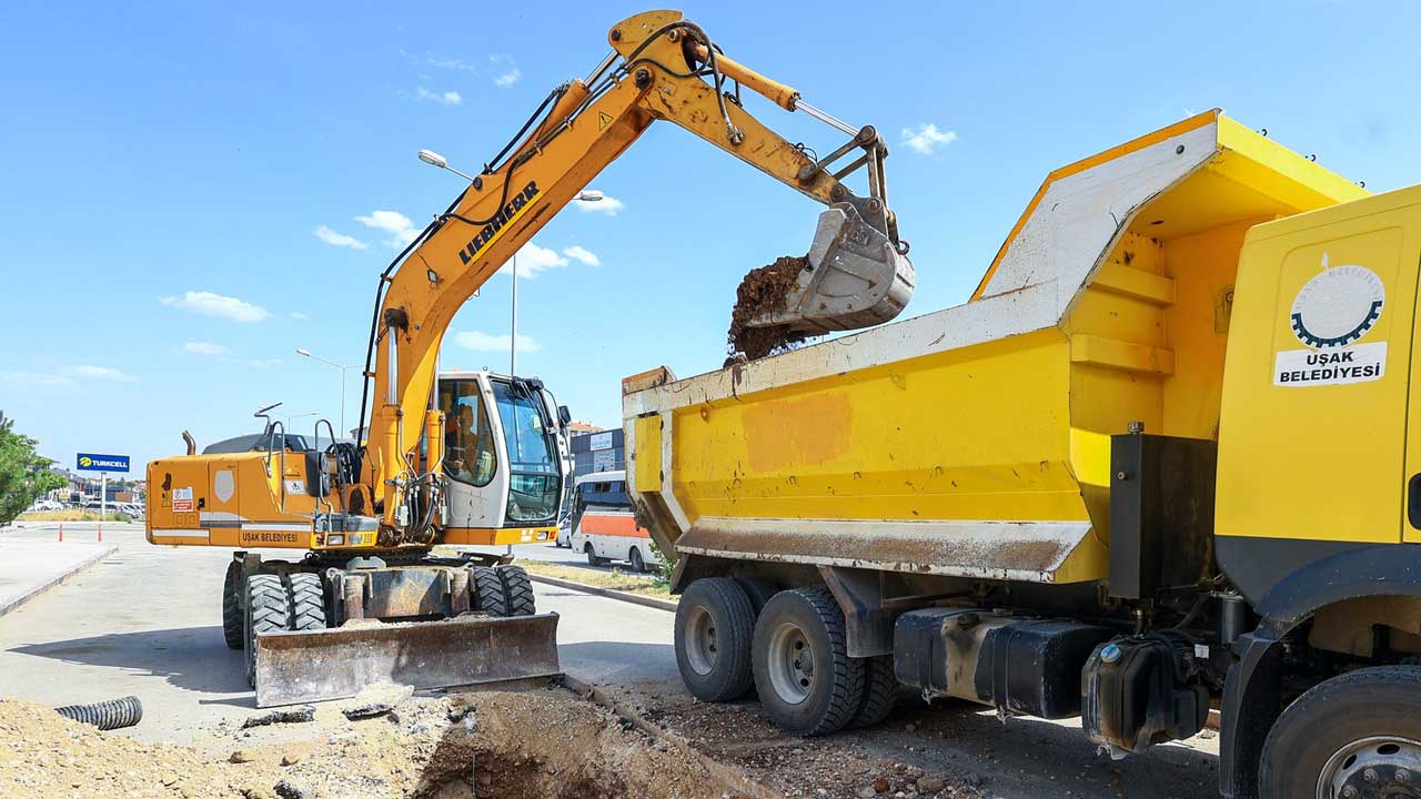 Uşaklılar O sokak yarın trafiğe kapanıyor
