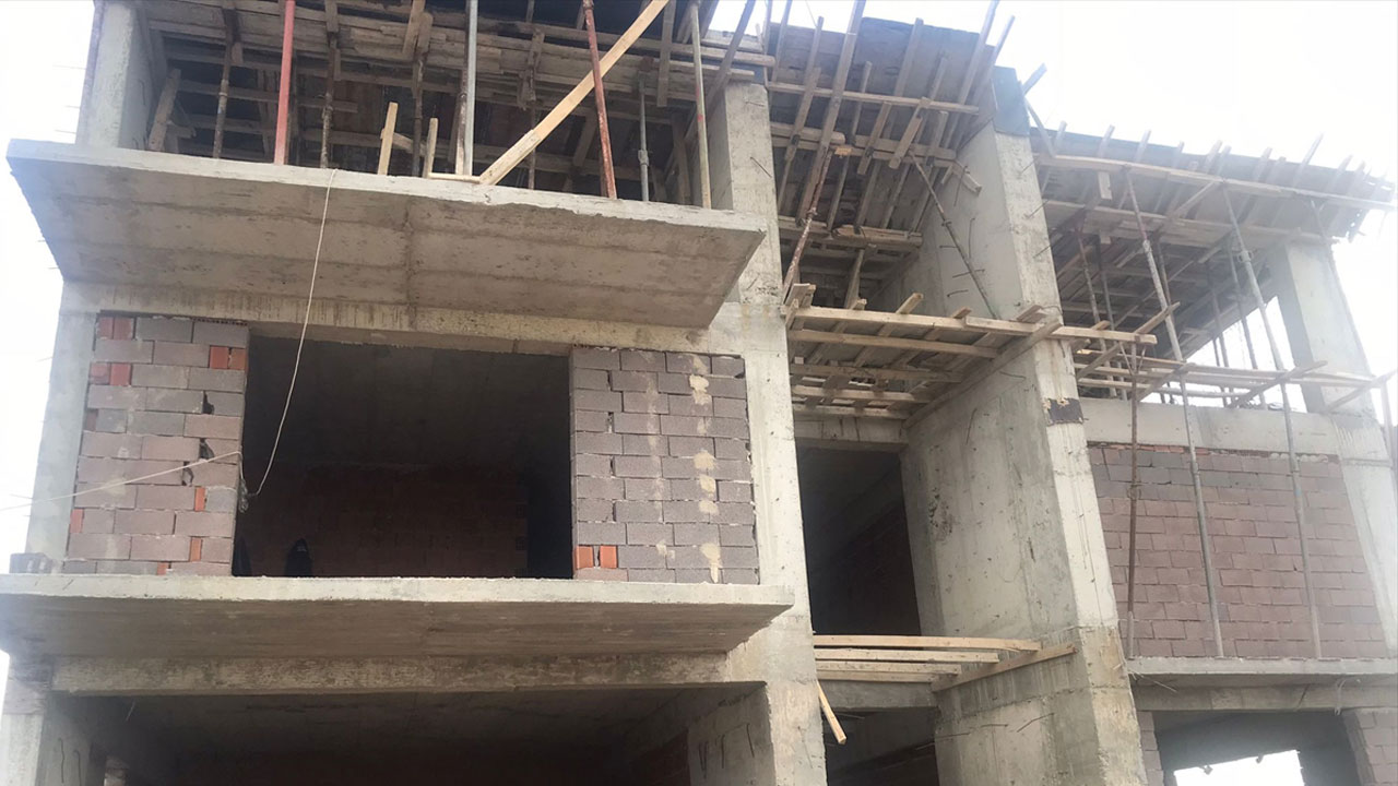 Uşak'taki inşaatta çöken tablanın altında kalan Cemal Bayram öldü
