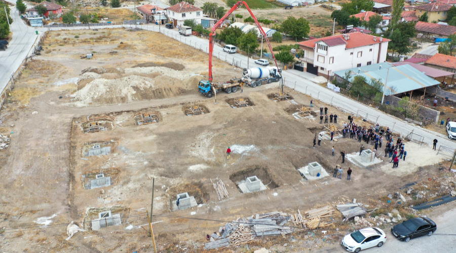 Çok amaçlı spor salonu için temel atıldı