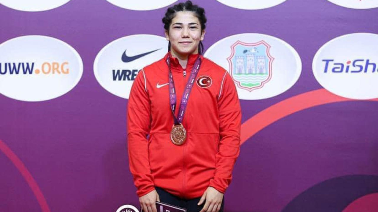 Uşaklı Ayşe Erkan Avrupa'da gururumuz oldu