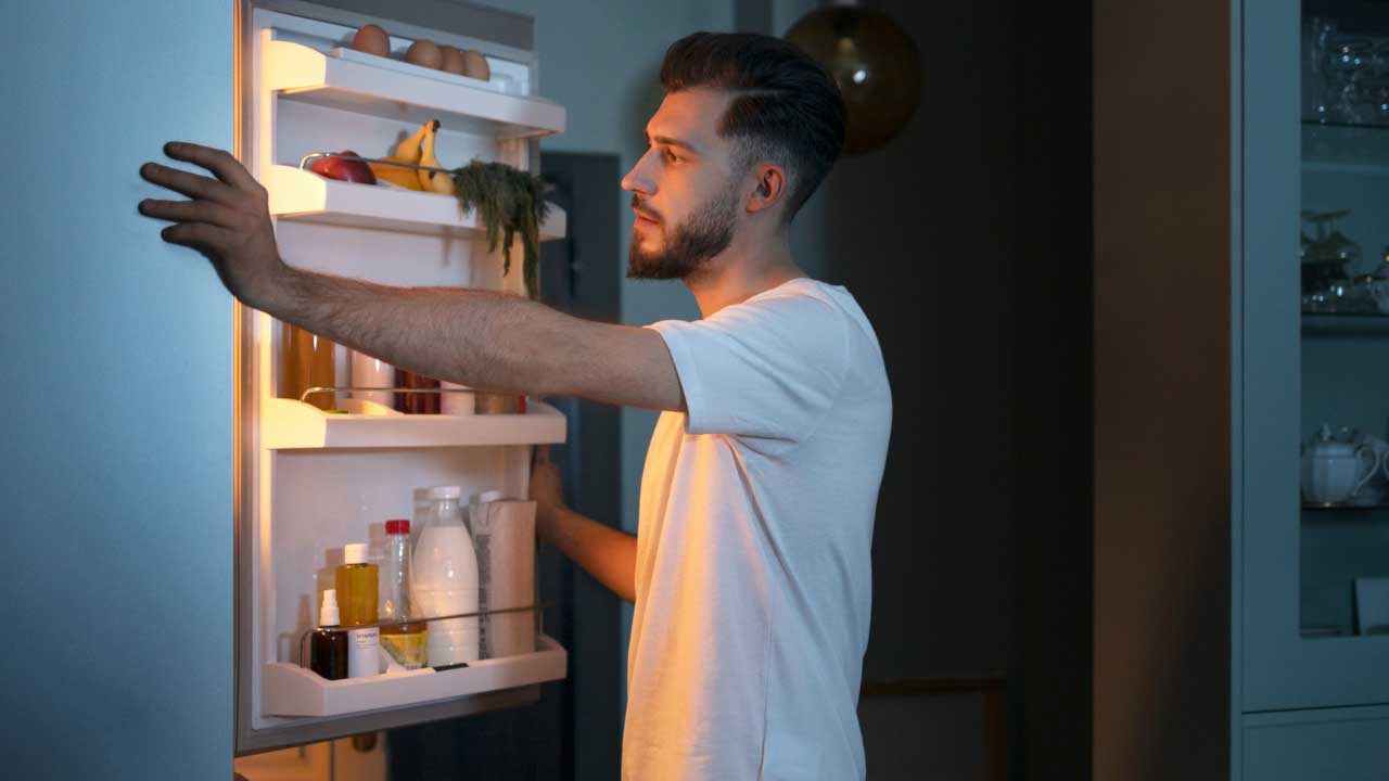 Elektrik faturasını yarıya düşüren buzdolabı tüyosu 1 tane koymak yeterli