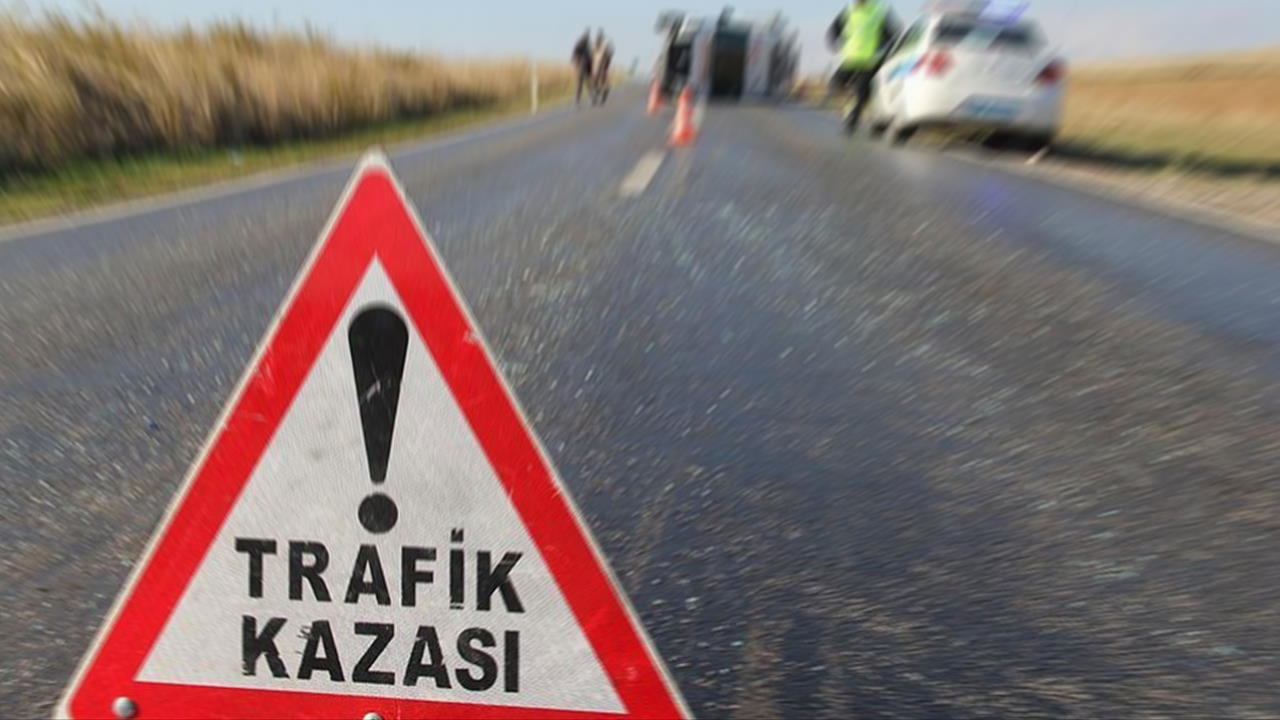 Uşak'ta trafik kazası: Karı-kocayı ölüm ayırdı