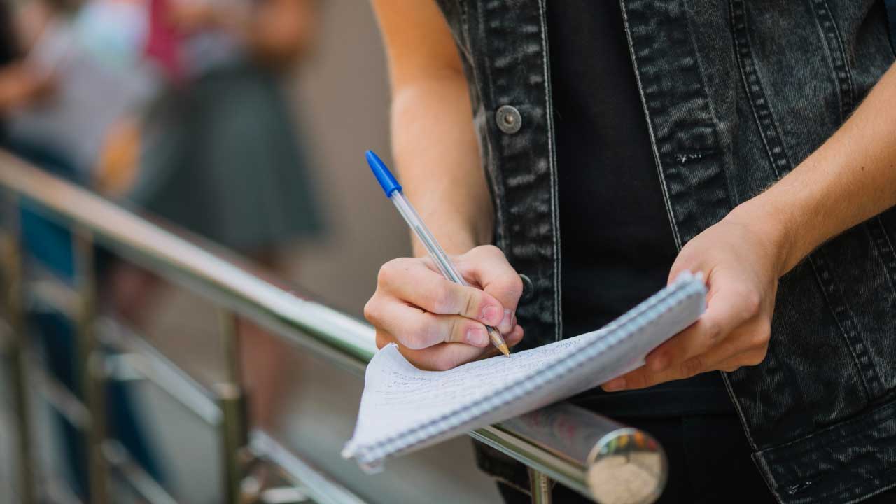 Üniversite kayıtları için hangi belgeler gerekli?