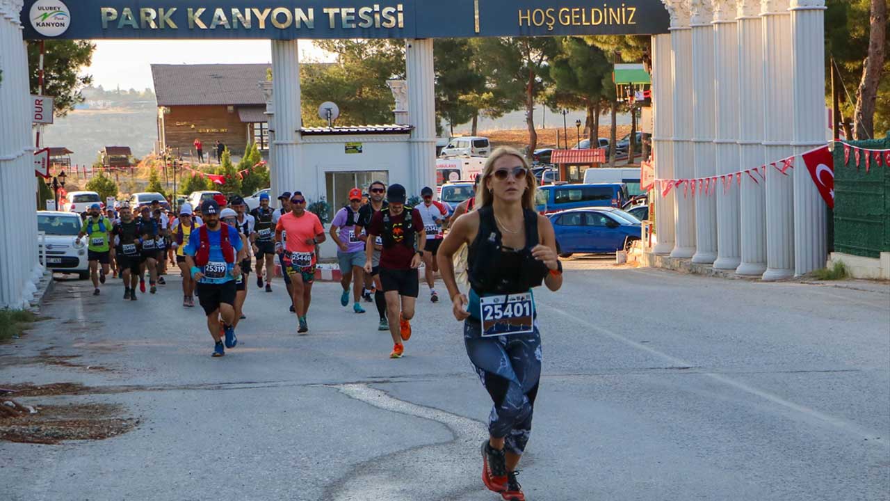 Kanyon Ulubey Ultra Trail Koşusu 13 ülkeden 348 sporcunun katılımıyla yapıldı