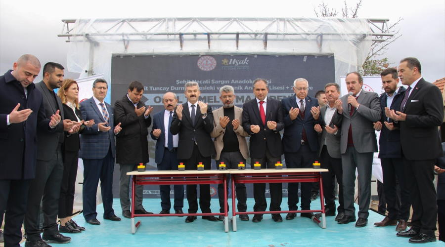 Banaz'da 32 derslikli iki lise binasının temeli atıldı