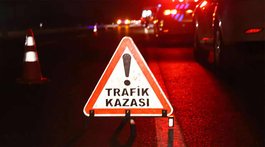 Uşak'ta iki araç çarpıştı! 1 kişi öldü, 4 kişi yaralandı