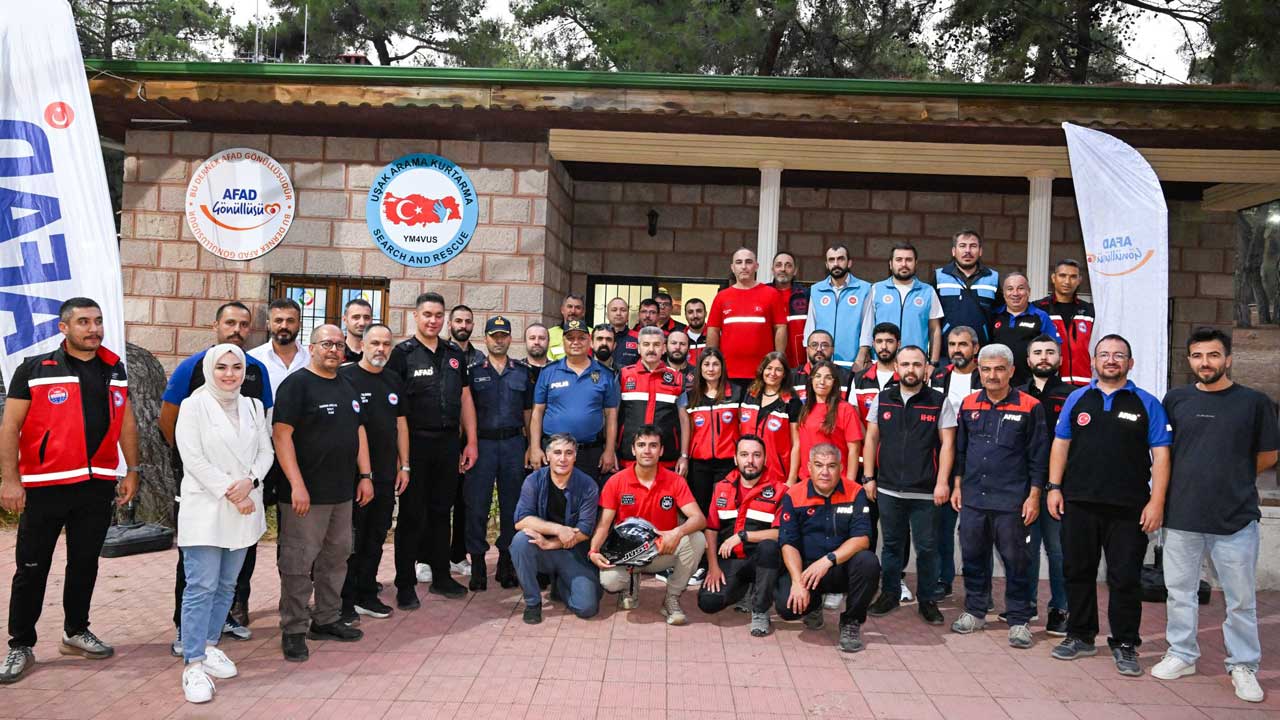 Uşak Valisi Turan Ergün'den AFAD gönüllülerine ziyaret
