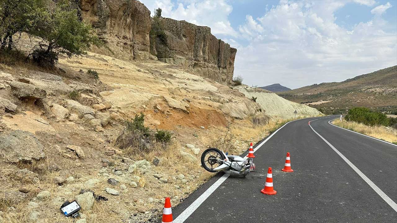 Uşak'taki motosiklet kazasında amcaoğlu iki çocuk hayatını kaybetti