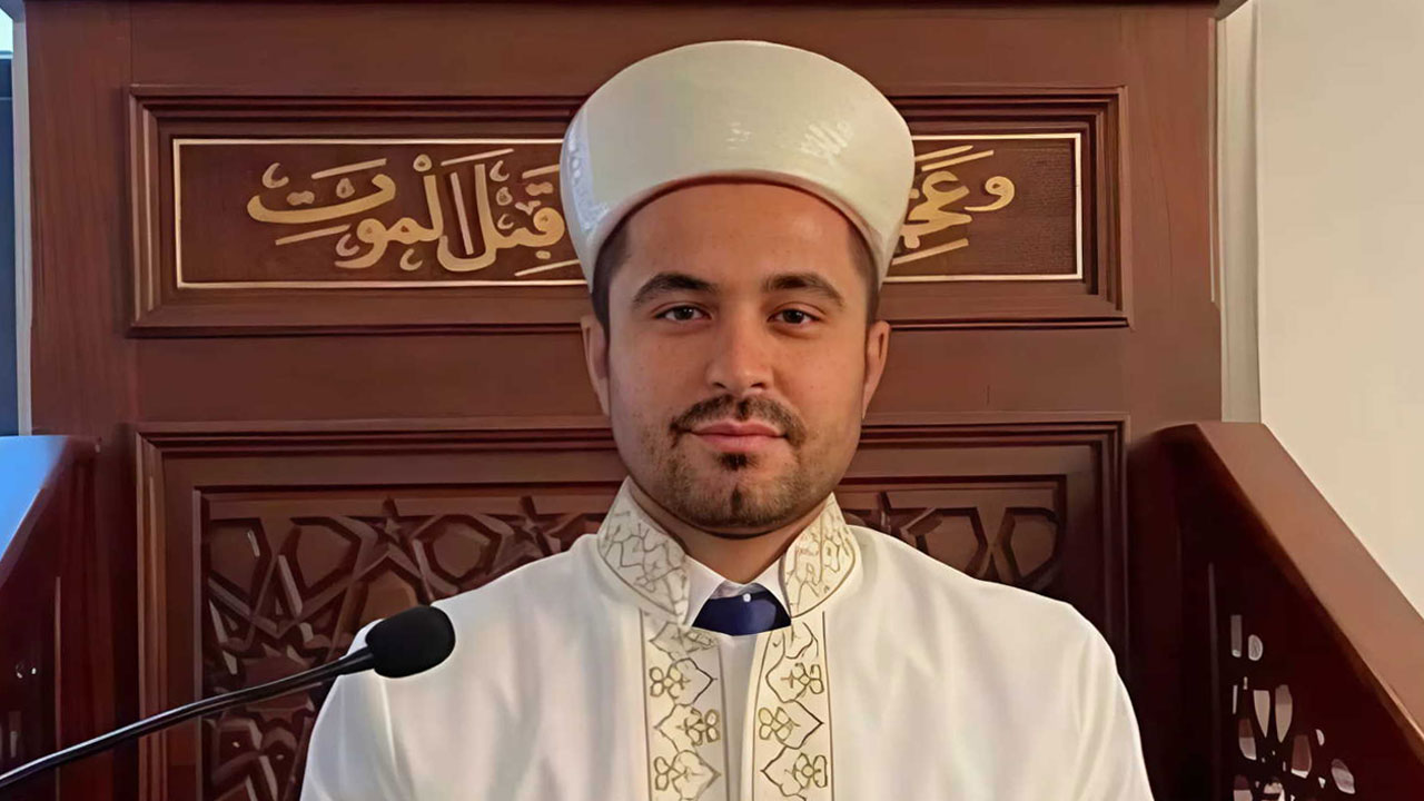Uşaklı İmam ezan okuma yarışmasında Türkiye birincisi oldu