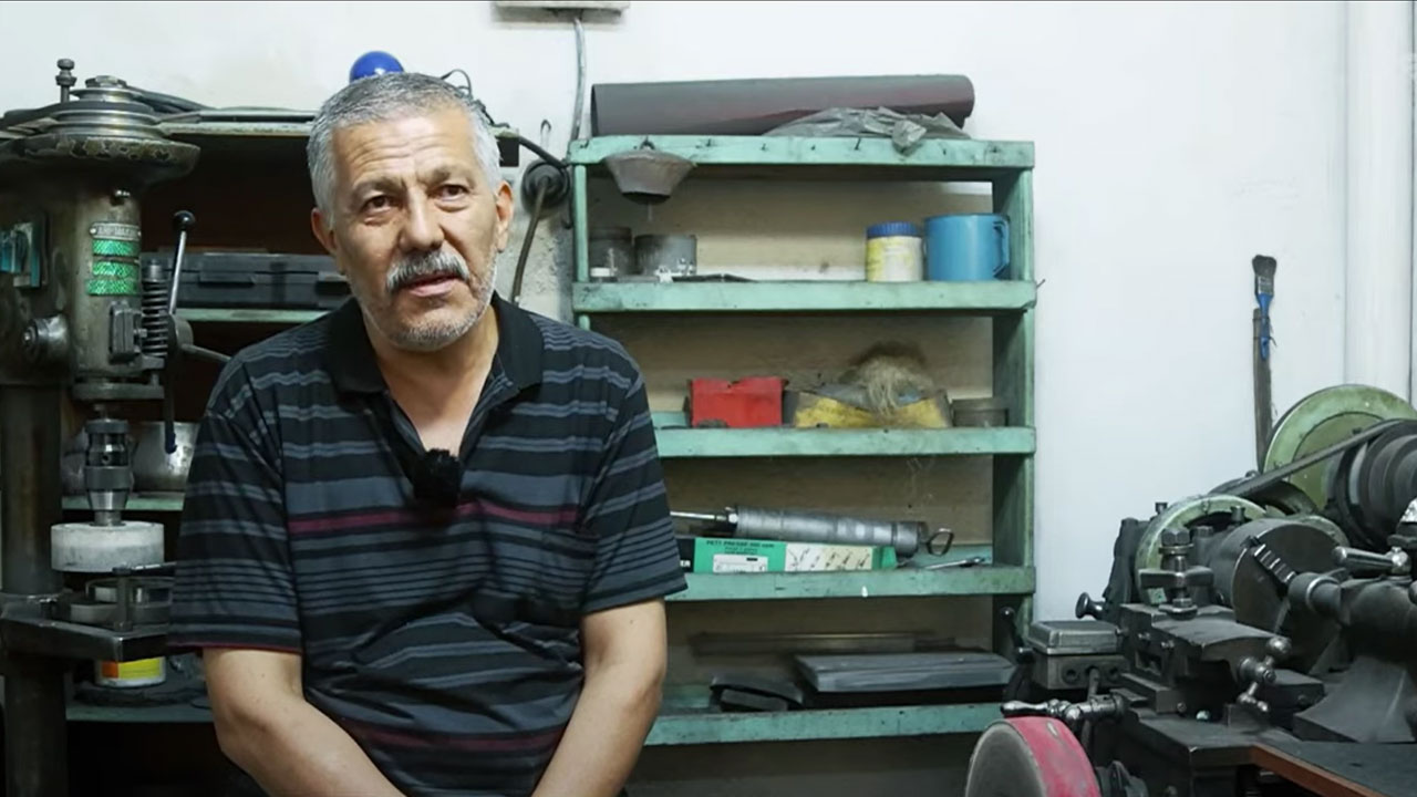Döküm ustası Ahmet Dökmeci mesleği yaşatmaya çalışıyor