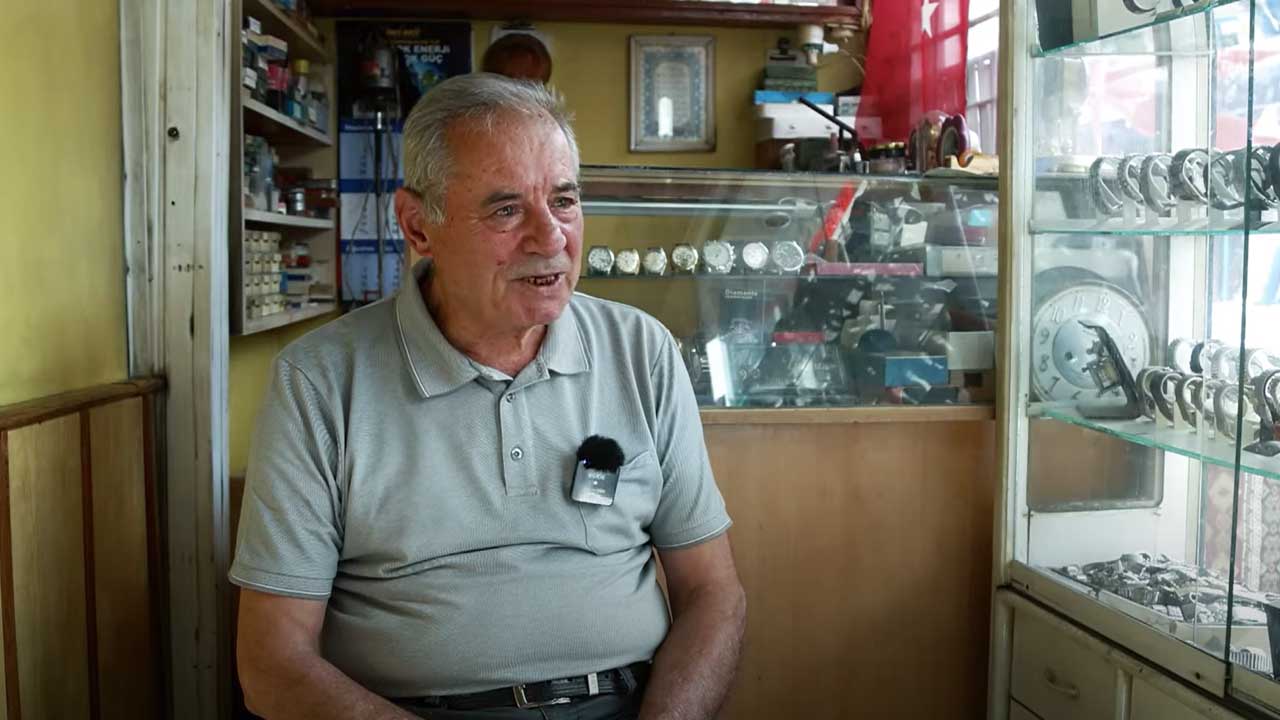Uşak’ta 3,5 asırlık meslek yok olmaya yüz tuttu, saat tamircileri çırak bulamıyor