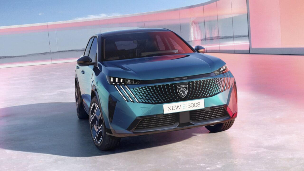Hibrit ve elektrikli seçeneklerle: Yeni Peugeot 3008 ve E-3008 Türkiye'de