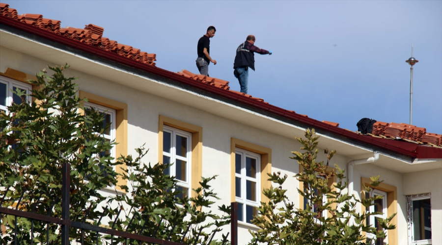 Uşak'ta çatıdan düşen usta hayatını kaybetti