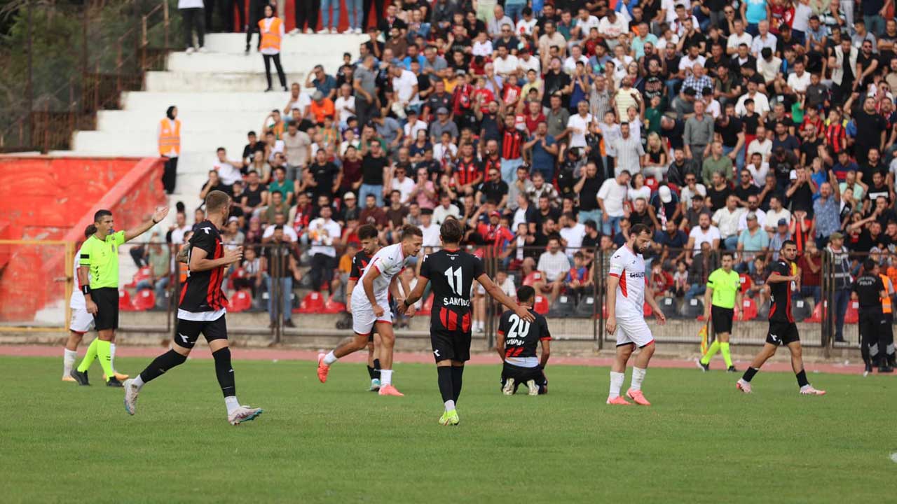 Uşakspor sahasında Balıkesirspor’a 2-0 yenildi