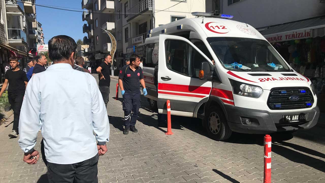 Uşak'ta yolun karşısına geçmek isteyen yayaya motosiklet çarptı