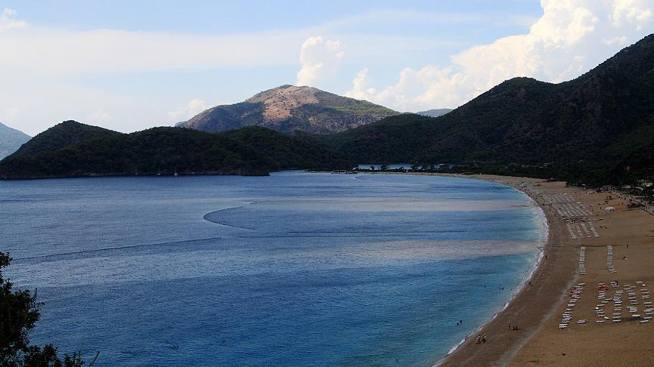 Uşak ve Ölü Deniz arası kaç km, Uşak ile Ölü Deniz kaç saat sürer?
