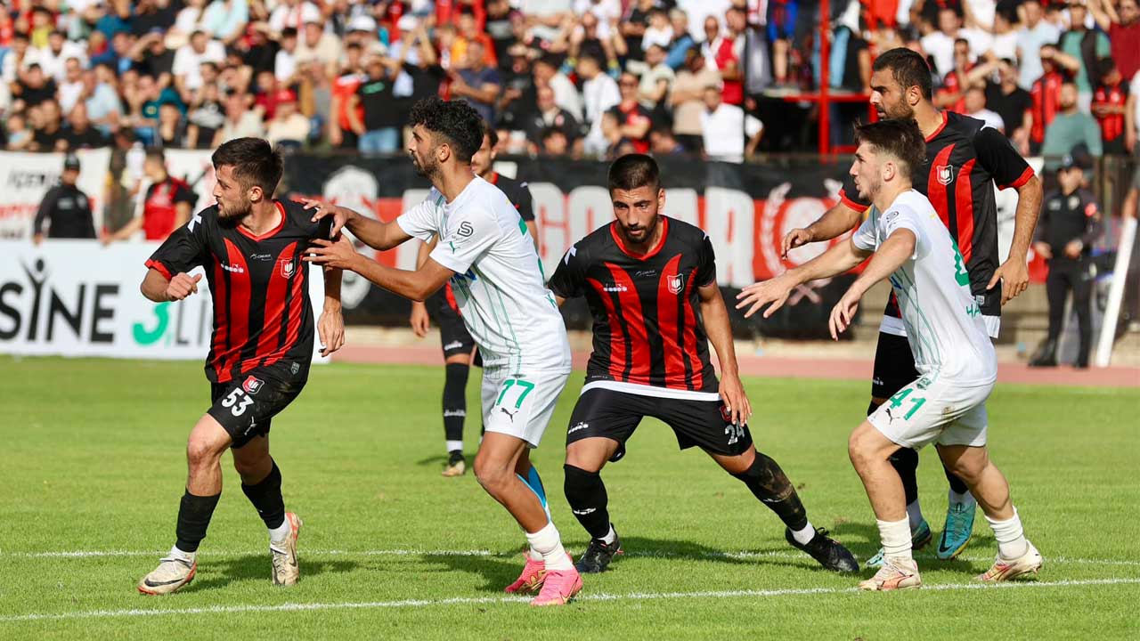 Uşakspor evinde 2 puanla beraber liderliği de kaybetti