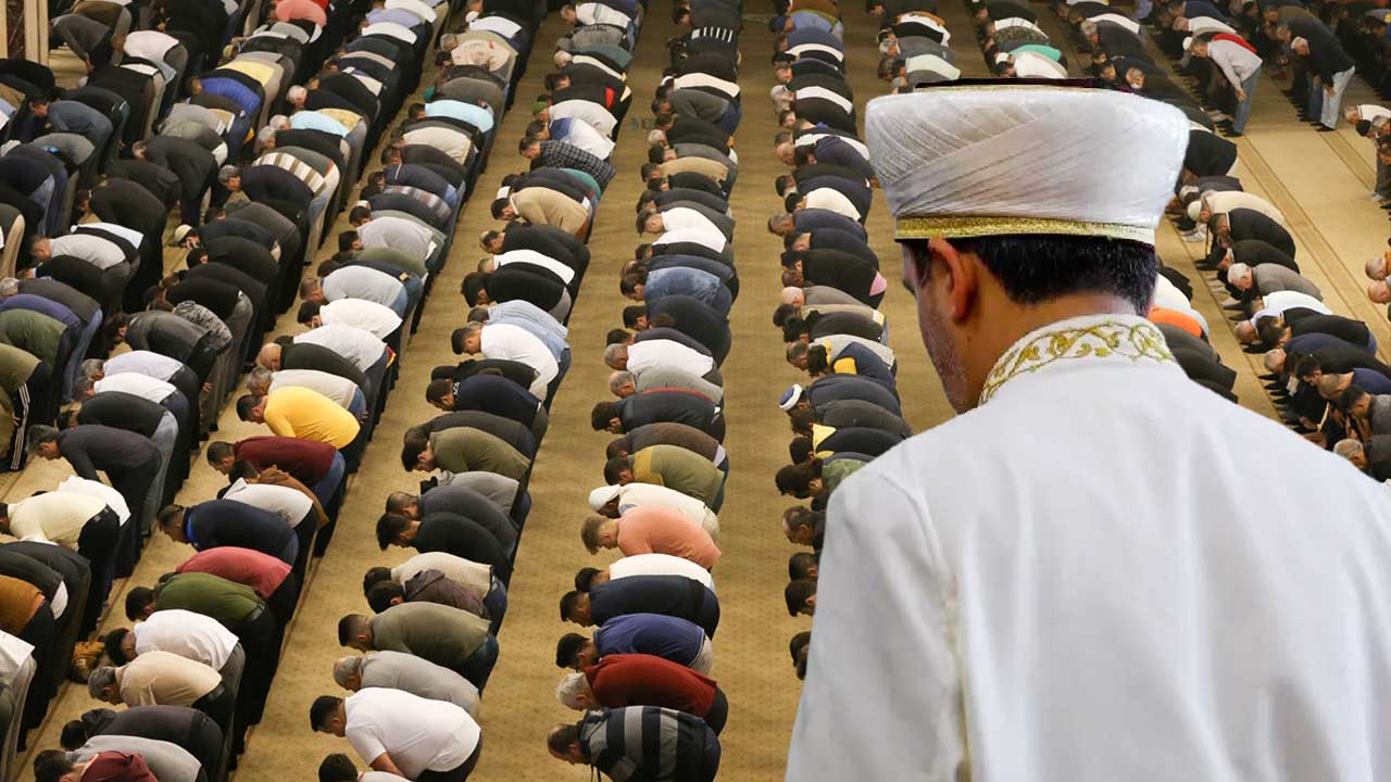 İmam Maaşları ne kadar arttı, en düşük müezzinlik aylığı kaç lira?