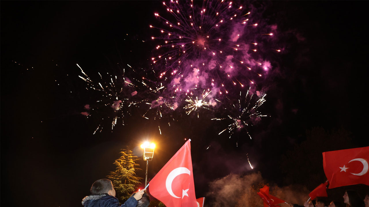 Uşak’ta Cumhuriyet coşkusu başlıyor, şenlik ve konserle 102. yıl kutlanacak