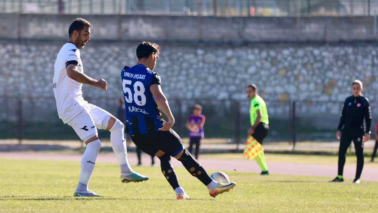 TFF 3. Lig'de beklenmedik mağlubiyet Uşakspor'a liderlik yolunda çelme