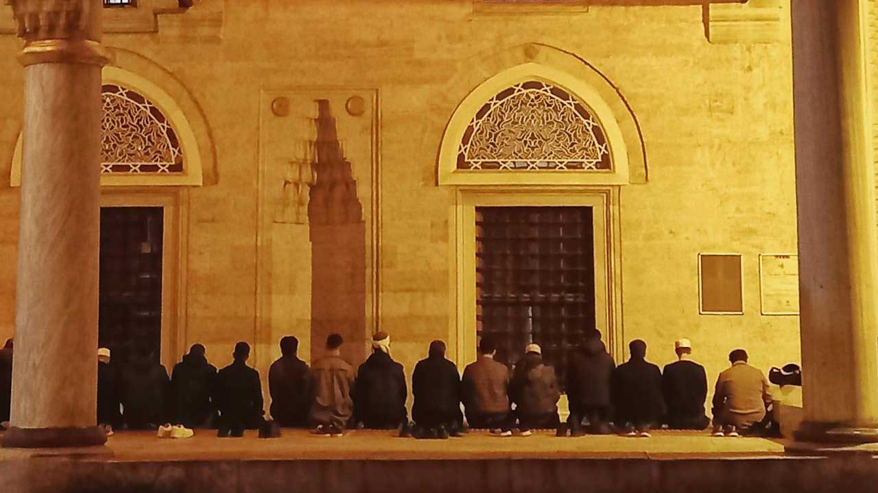 Uşak İl Müftülüğünden Sabah Namazı Saati açıklaması