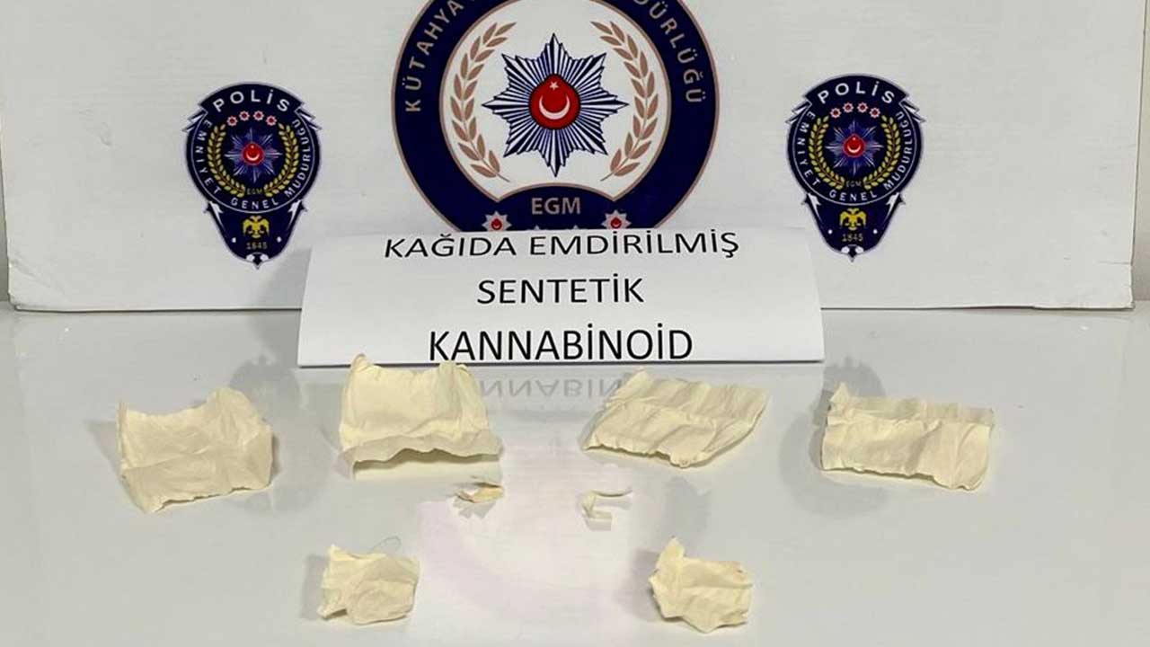 Uşak’tan Simav’a uyuşturucu götüren zehir tacirleri yakalandı