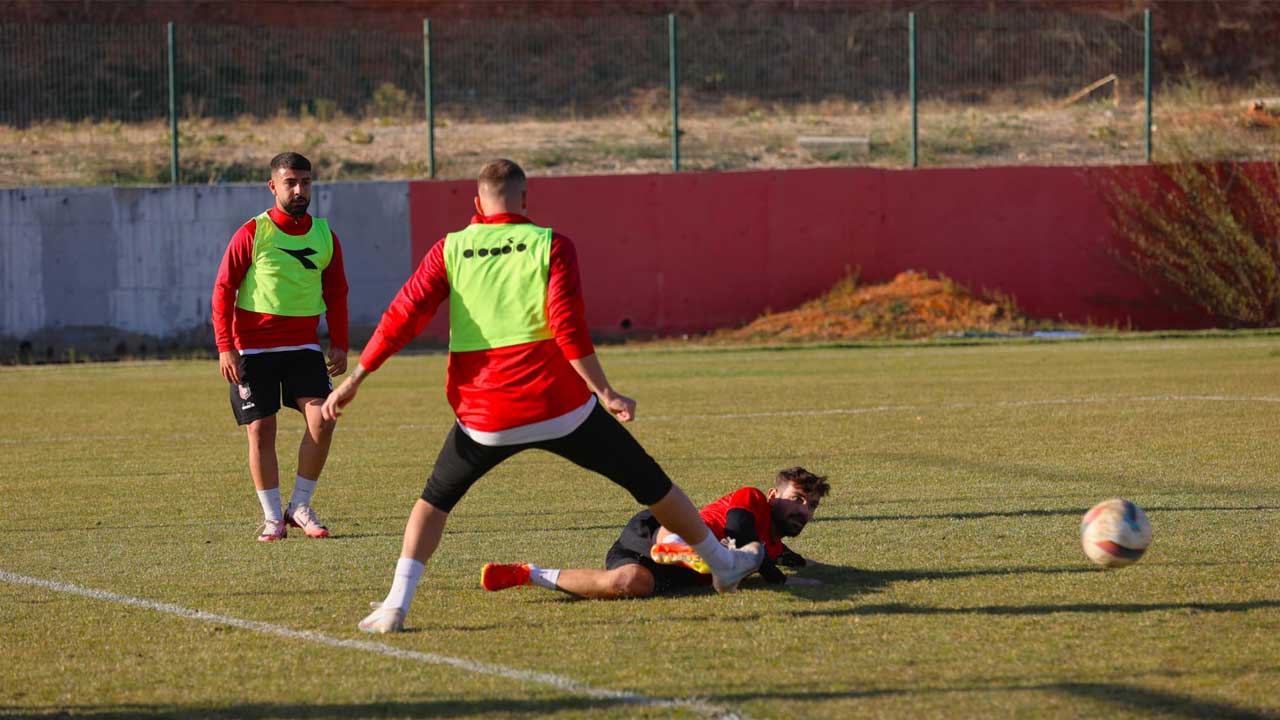 Uşakspor evinde alacağı galibiyetle yaralarını sarmak istiyor