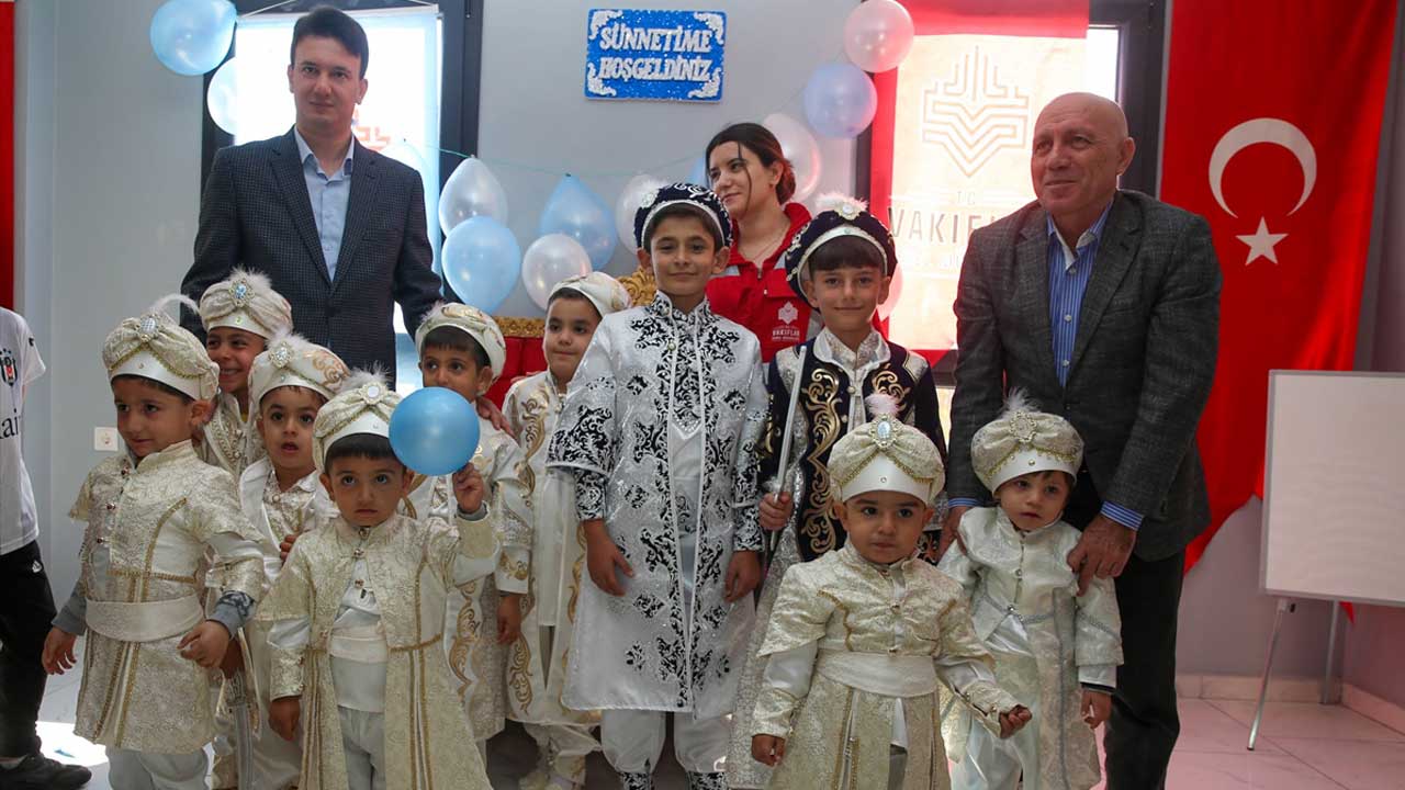 Uşşak Aşevi'nde toplu sünnet töreni